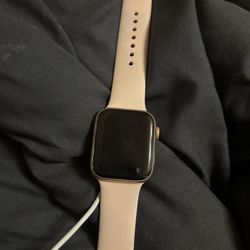 Rose Gold Apple Watch 