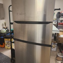 LG Used Refrigerator  Or Reasonable Offer