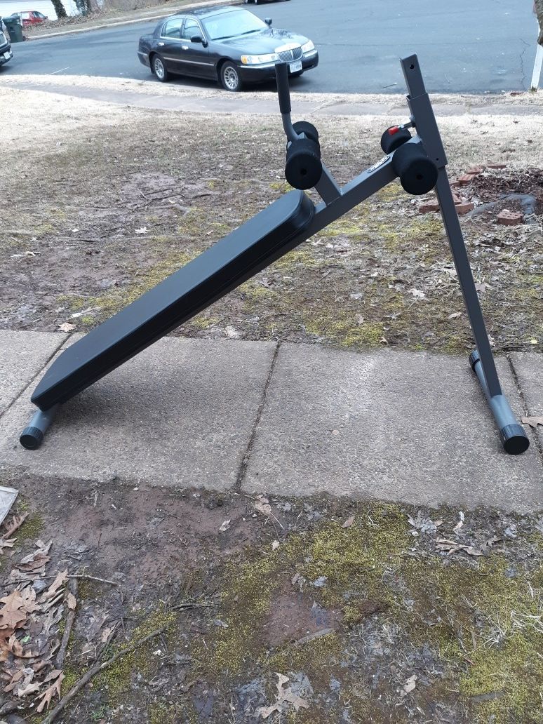 Ab bench. ADJUSTABLE Height