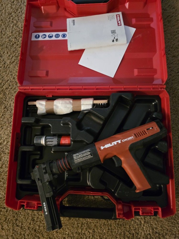 Hilton DX351