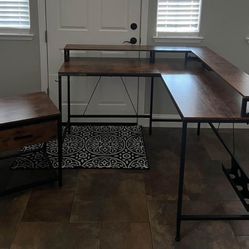 L-Shaped Desk With Power/USB 