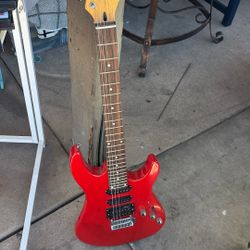 Gitarrra I Piano Les Falta Los Cornones