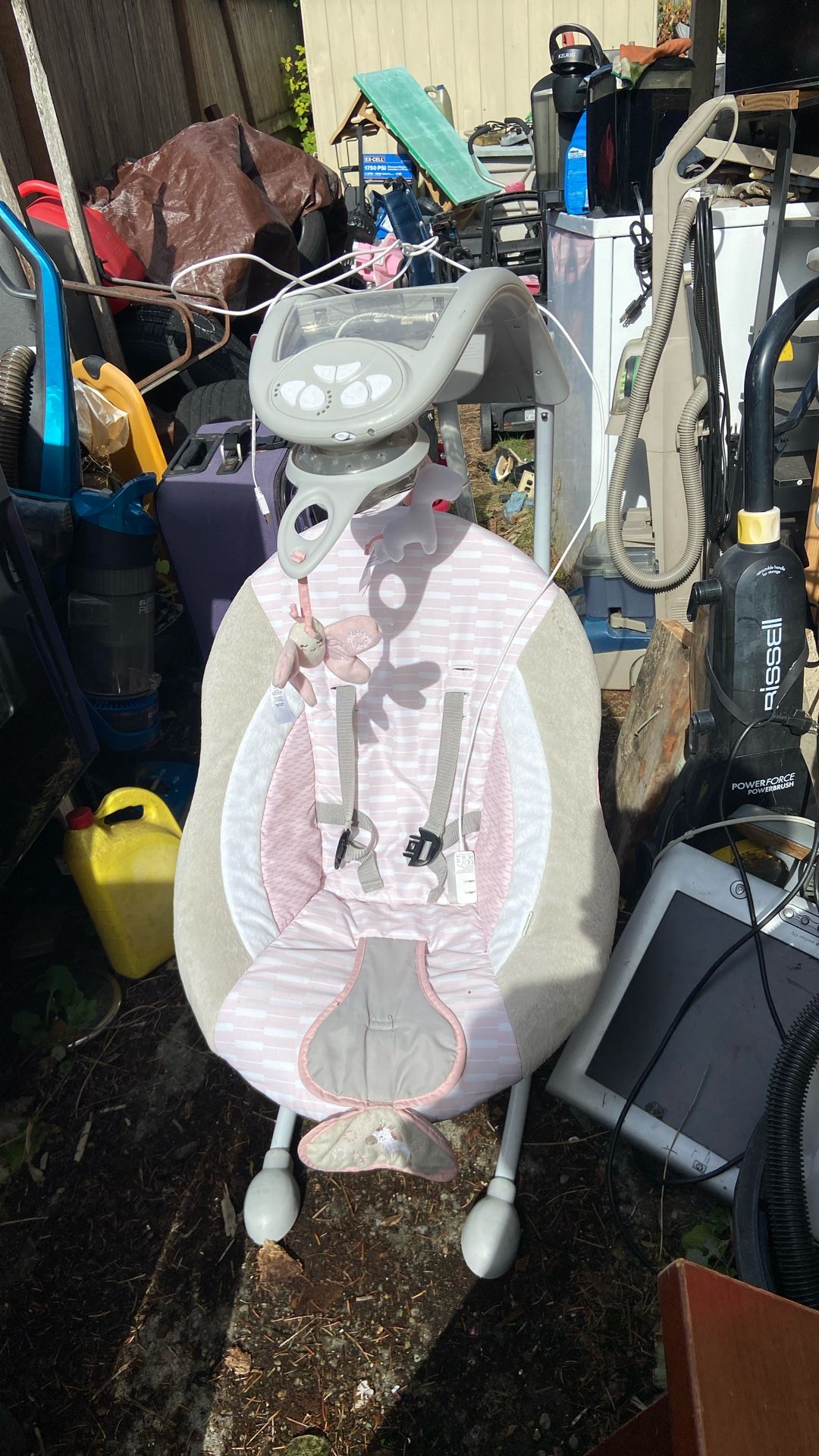 Ingenuity Swing Run by. Electric Price 25$ Pick Up. In. E. 72 and Grand View. E. Tacoma