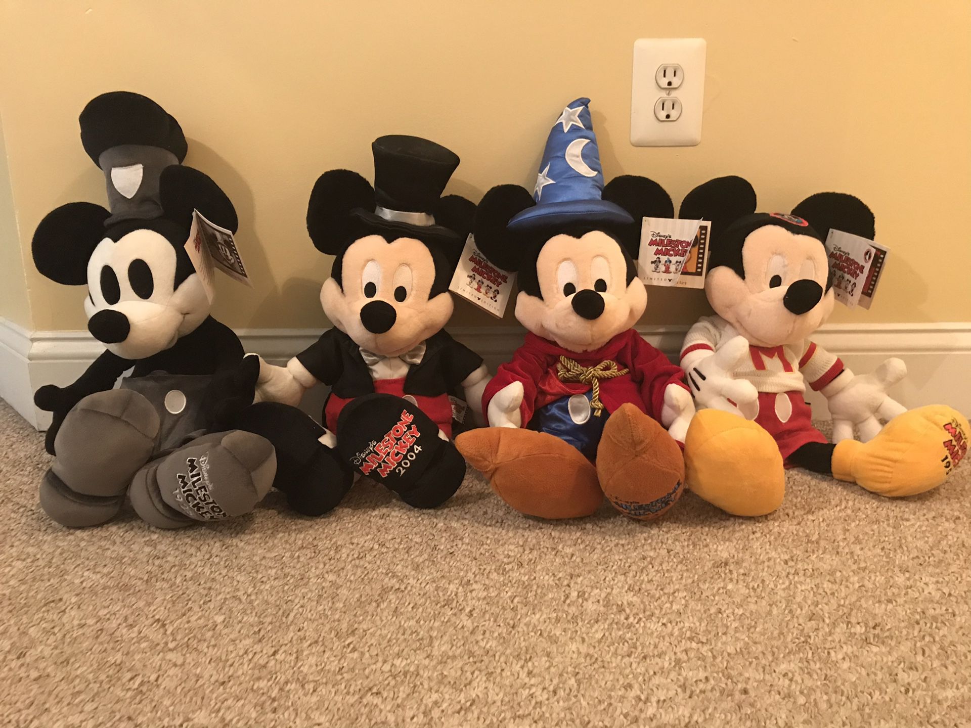 Mickey Mouse Plush Set