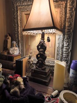 Monkey lamp
