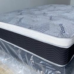 Queen Euro Bamboo Pillow Top!•••
