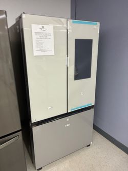 $2600 Samsung Bespoke French Door Refrigerator