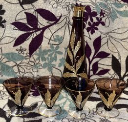 Set Of 4 Vintage Amber Glass Juice Goblets With Gold Overlay And A Leaf Design