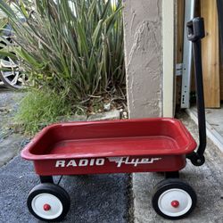 Radio Flyer Little Red Wagon – Kids Classic Pull Wagon