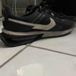 Nike Air Max Pre-Day Black/White.