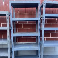 Cabinets / Shelves 