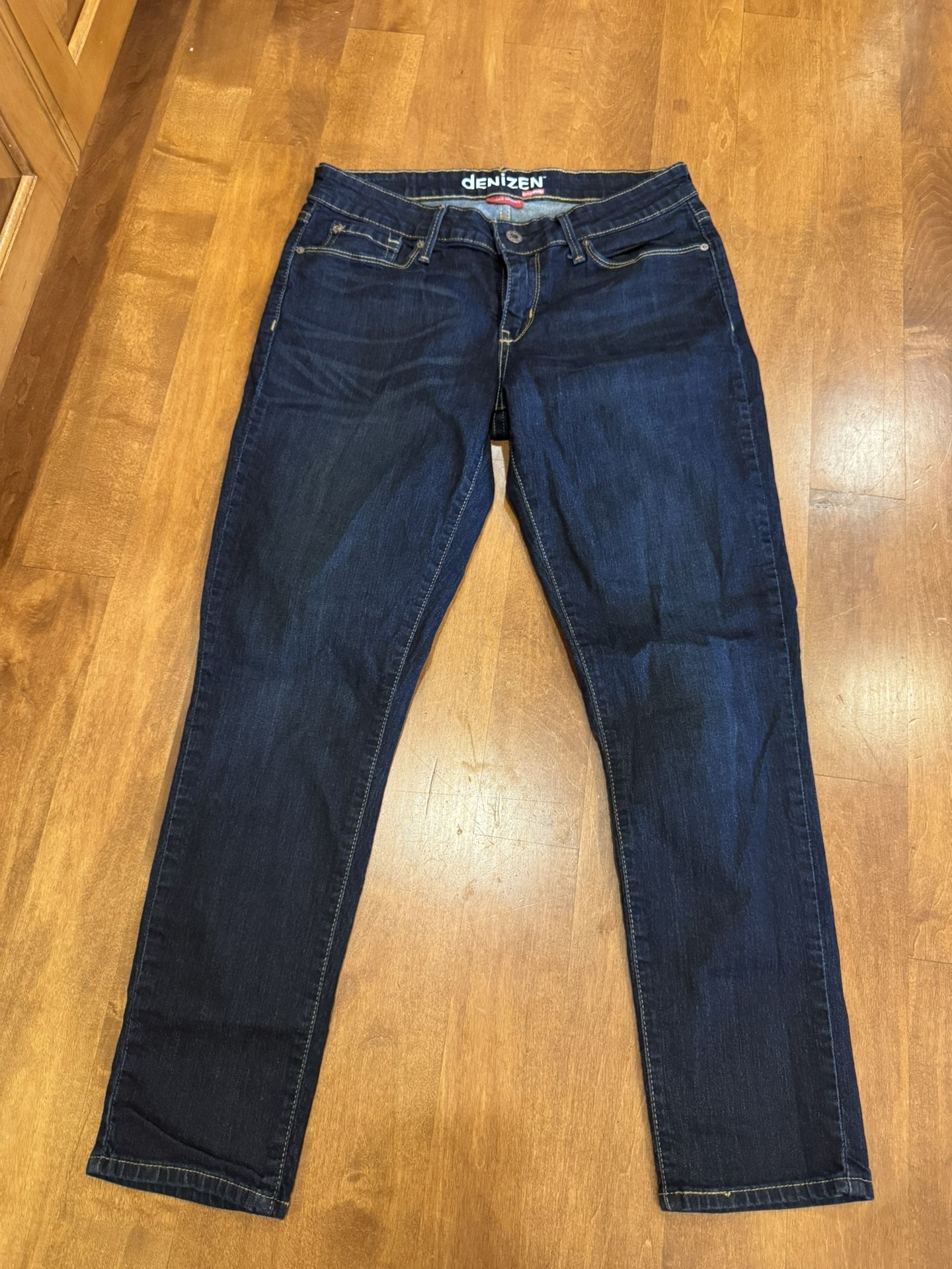 Woman’s Levi’s Denies Ankle Skinny Jeans