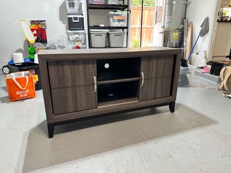 Moving Sale – $20 if Picked Up Today TV stand, console
