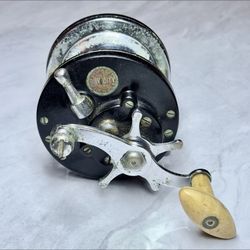 F89- Vintage Ocean City Bay City 250 Casting Reel Classic Saltwater Fishing USA