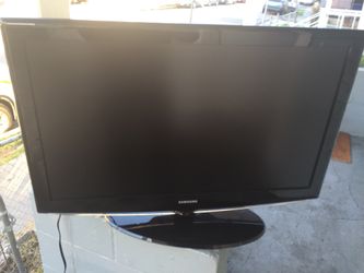40” Samsung lcd tv with remote