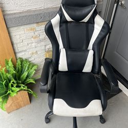 Gaming chair