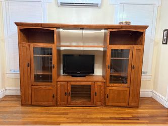 Entertainment console / entertainment system