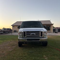 2012 Ford Van 