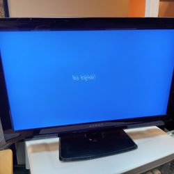 32 Inch Dynex TV / Monitor 