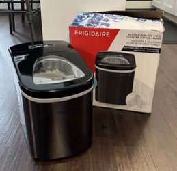 Frigidaire EFIC117 Black Stainless Steel Countertop Ice Maker Machine 26 lbs