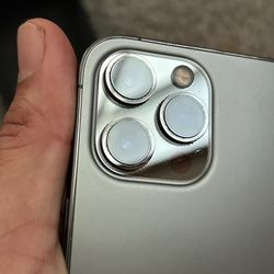 iPhone 12 Pro Max UNBLOCKED!! 