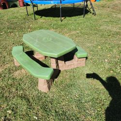 Step 2 Picnic Table