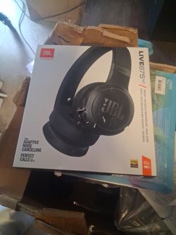 JBL LIVE675 HEADPPHONES