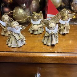 Holiday Decorations 
