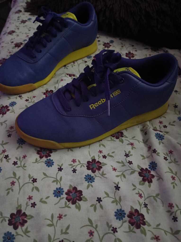 Reebok Shoes Size 8 Nice For 20.00