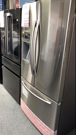 Fridge refrigerator 23 ft.³ stainless steel Samsung original price $2777 our price $1975
