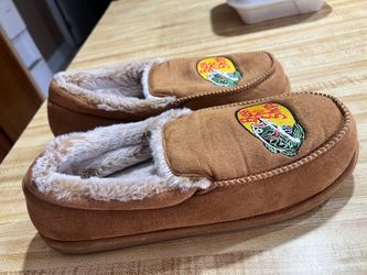 House shoes, Bass Pro shop