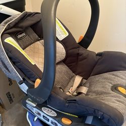  chicco car seat and base set