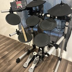Yamaha DXplorer Electronic Drum Set
