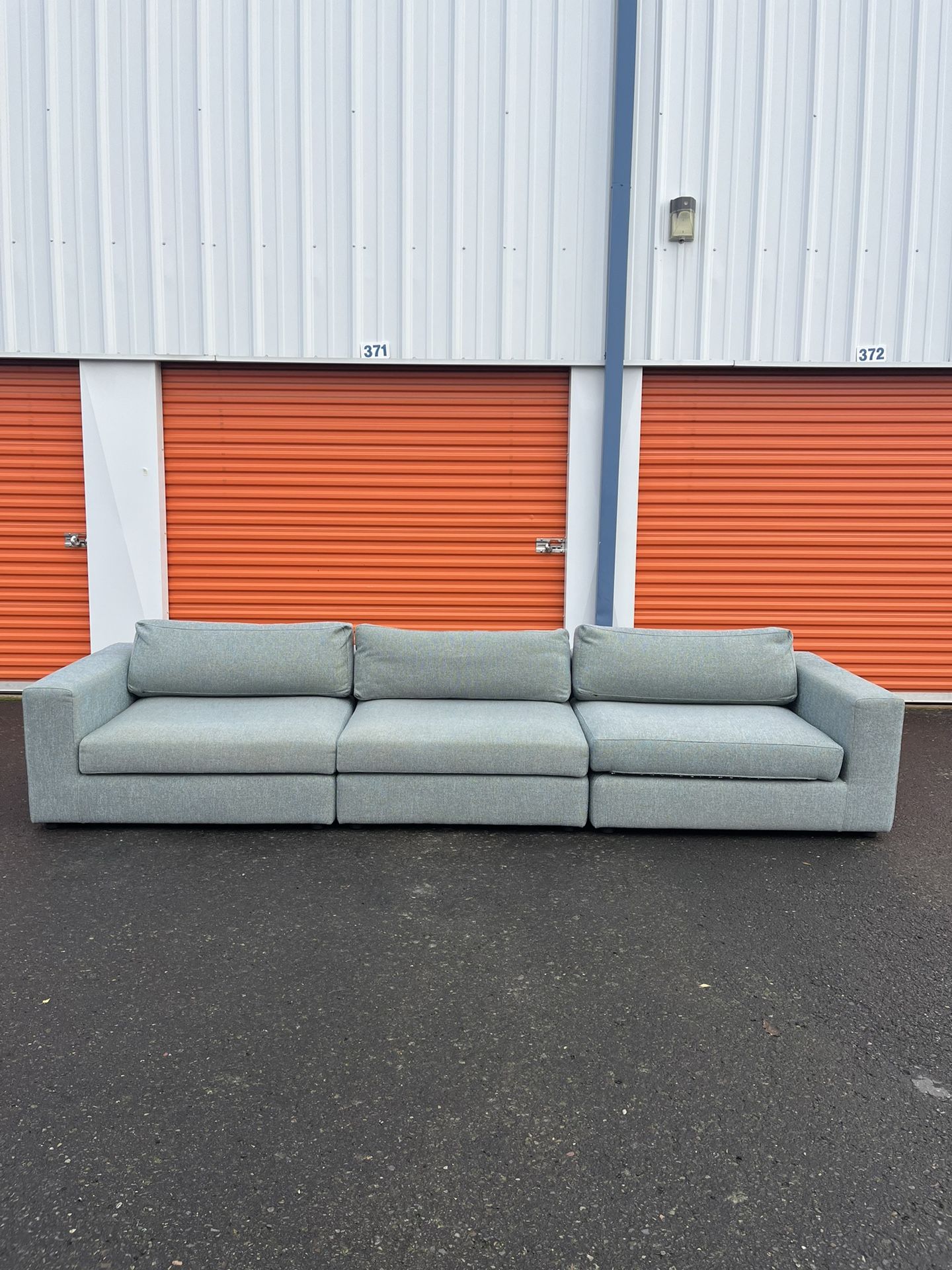 Dellarobbia US Luxury Couch