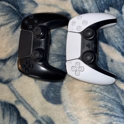 2 PS5 Controllers