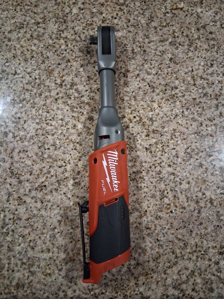 Milwaukee M12 Fuel 3/8 Extended Ratchet