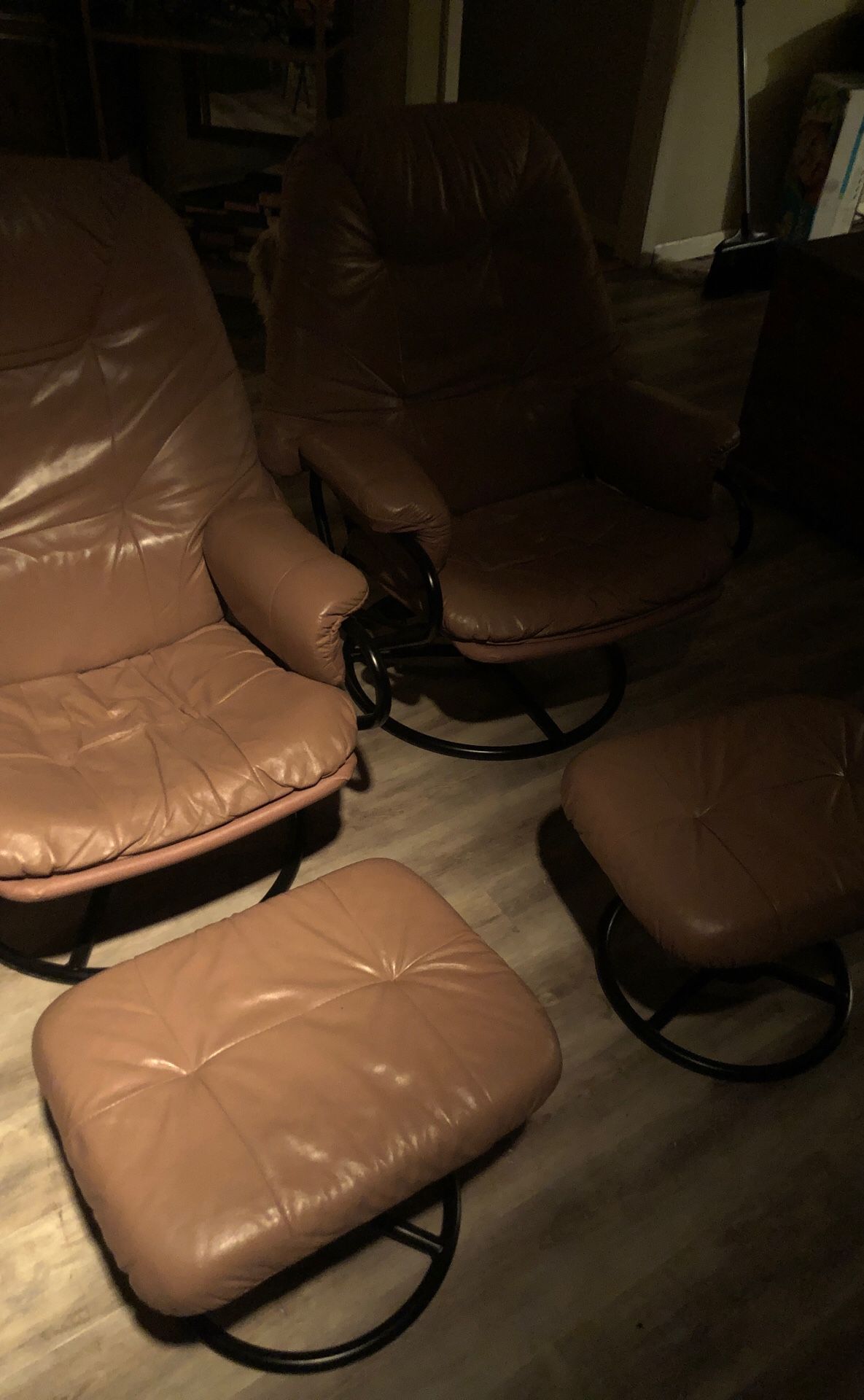 Chairs recliners