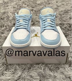 Jordan 1 Low Aluminum. Womens 12 / Mens 10.5