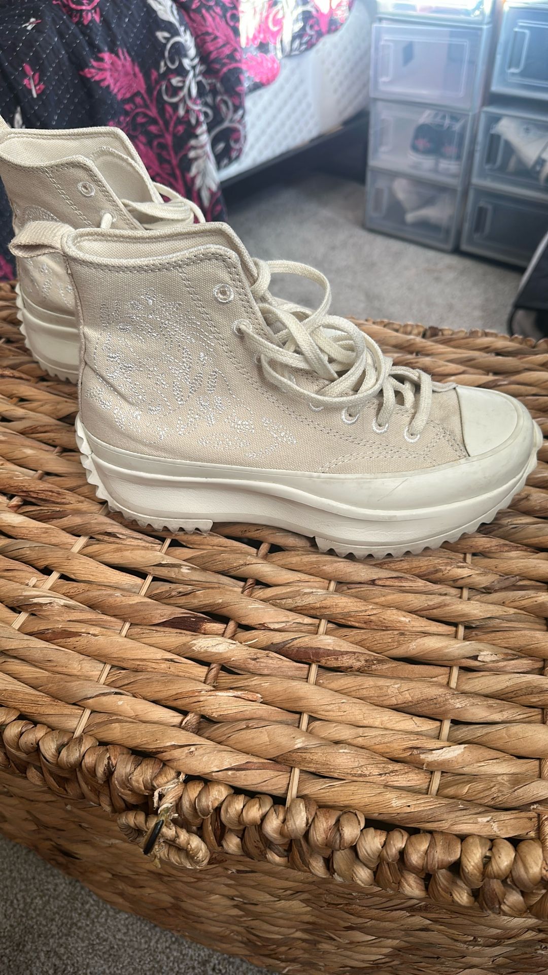 Converse Run star hike