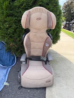 BOOSTER SEAT