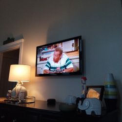 33 Inch Samsung TV