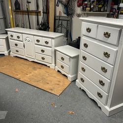 Dresser Set