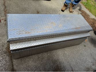 Toolbox for truck great condition