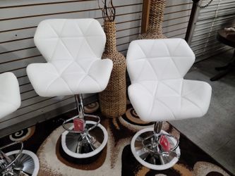 4 adjustable swivel bar stools