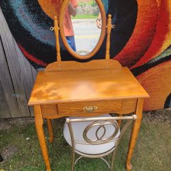 Makeup Vanity With Chair