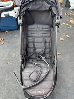 Baby jogger with Bassinet and Graco Attachments 