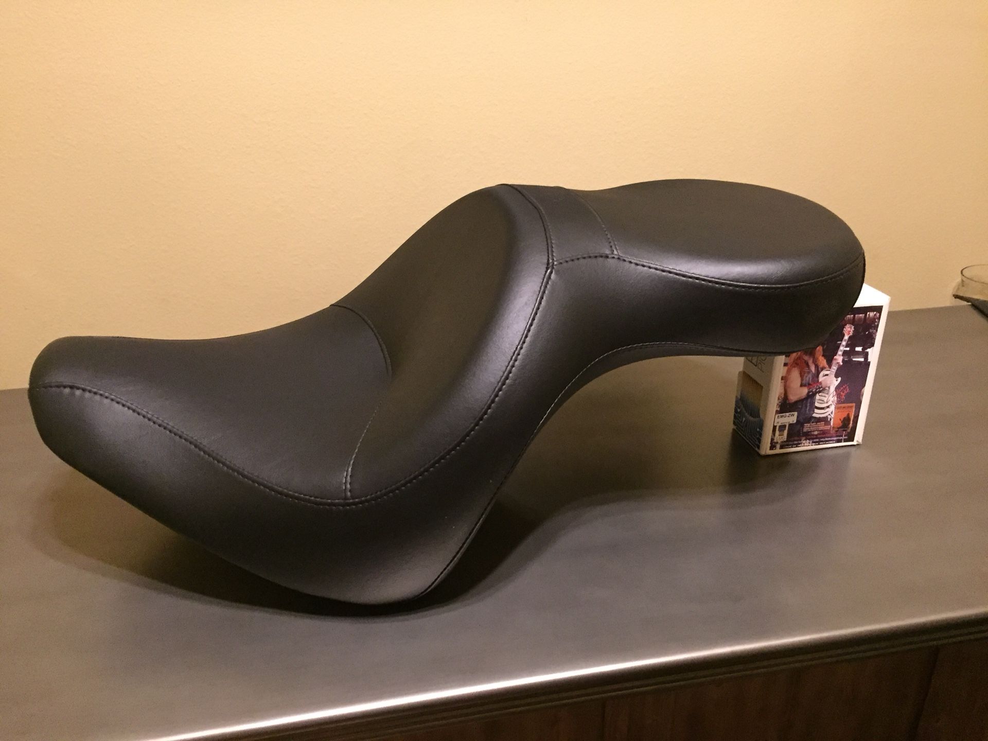 Sundowner seat for Harley Davidson Softail and others