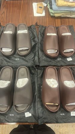Yeezy slides YS-01 Chocolate and Fudge Colorway