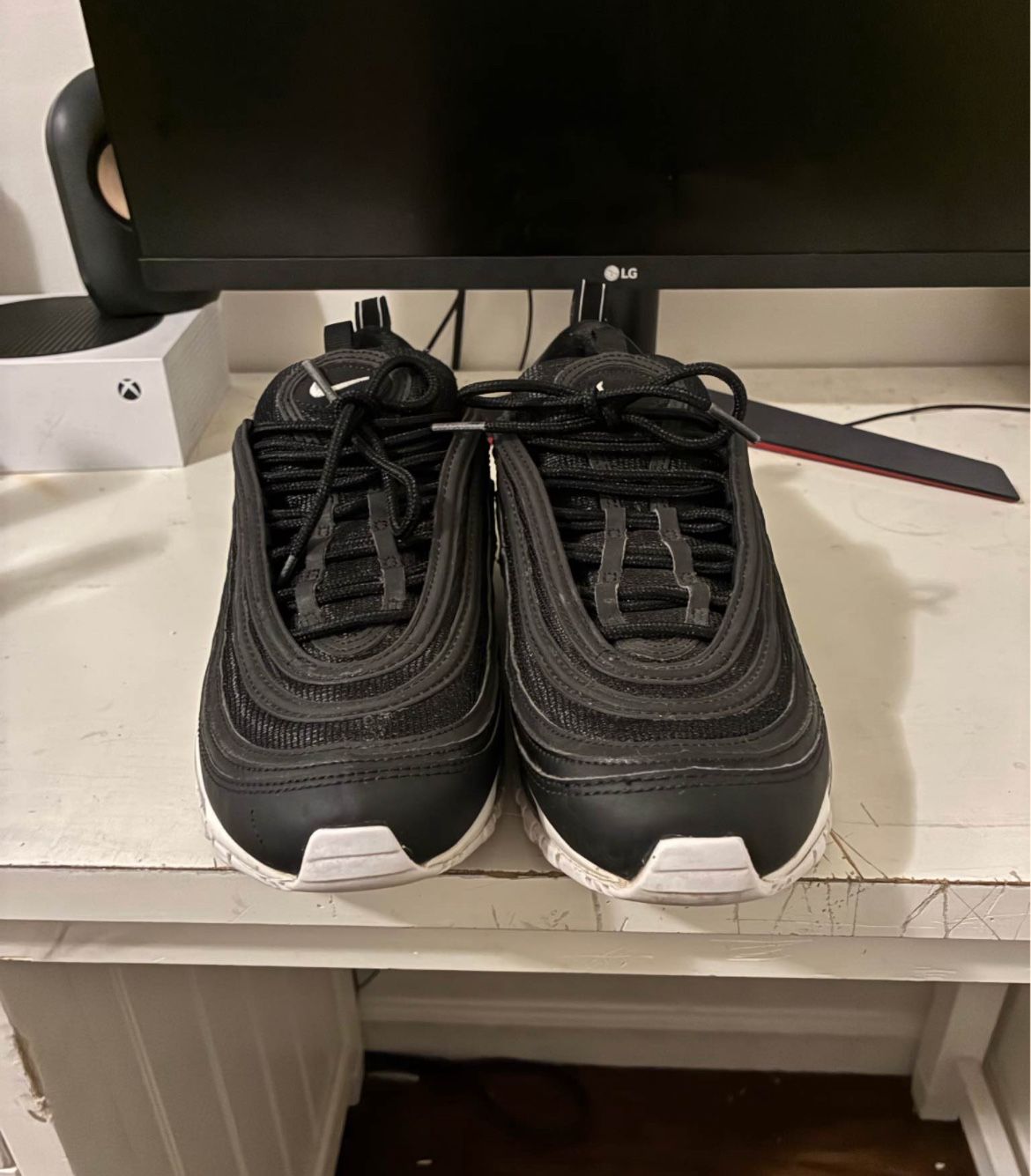 Selling Air Max 97