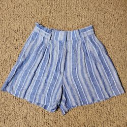 NWT WOMENS H & M SHORTS BLUE AND WHITE STRIPED SIZE 6
